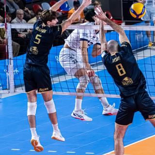 iscriviti al torneo di volley al buio nelle ardenne: un'esperienza unica di sport e divertimento nel cuore della natura.