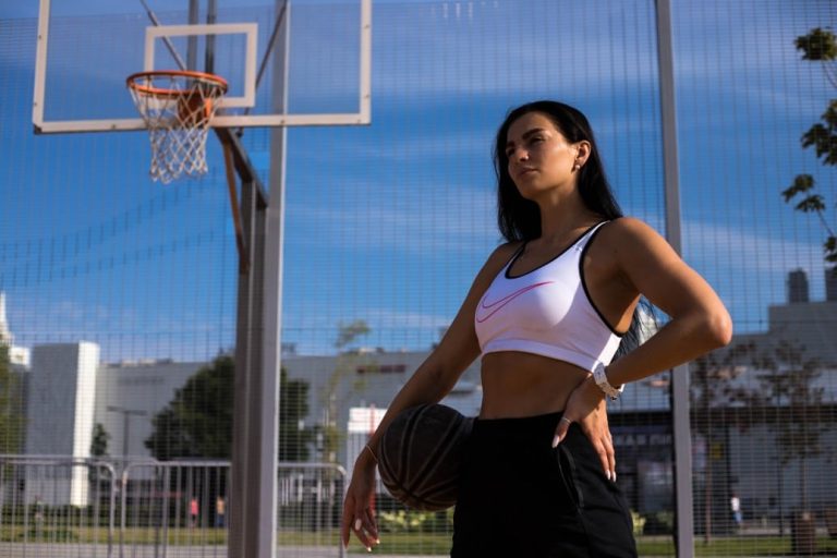 il talento del basket di lierse conquista gli usa, dimostrando abilità eccezionali e promettendo un futuro brillante nel mondo del basket internazionale.